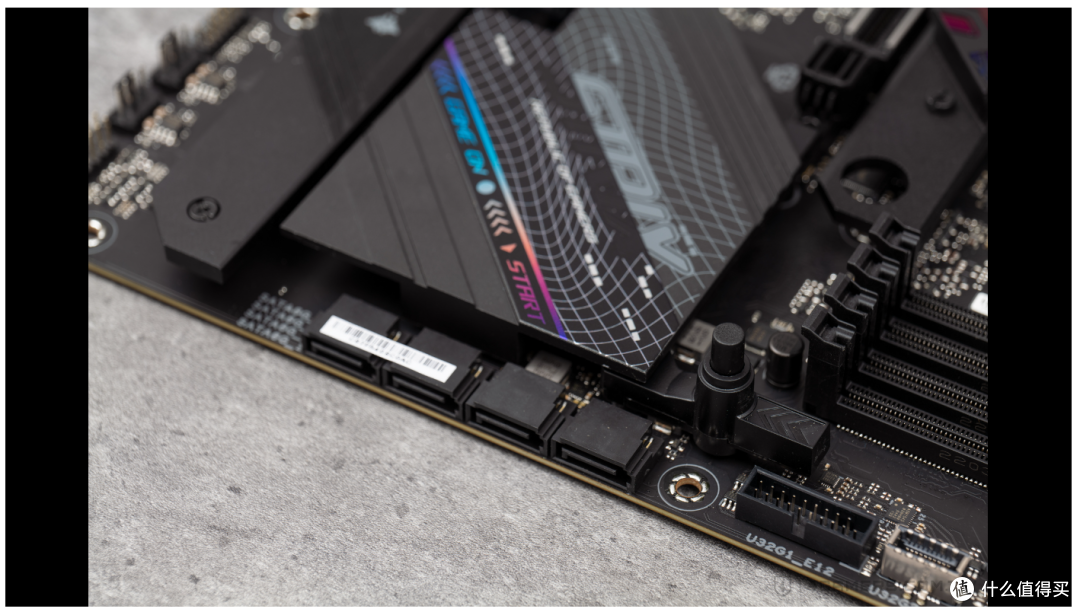【潮电新年礼 - 年货节装机好物推荐 Ⅱ】ROG Strix B760-F Gaming WiFi 开箱动手玩:功能全面的中高阶主板
