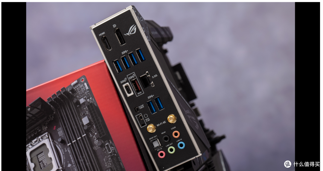 【潮电新年礼 - 年货节装机好物推荐 Ⅱ】ROG Strix B760-F Gaming WiFi 开箱动手玩:功能全面的中高阶主板