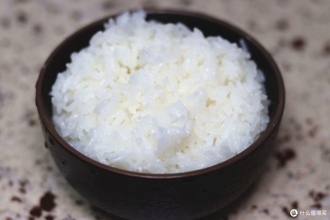 洗米都用矿泉水！家里泉矿泉机带我实现矿泉水自由~