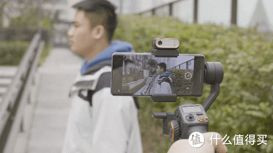 手机稳定器有多卷,实现AI人脸跟踪?国产浩瀚M6手机稳定器测评