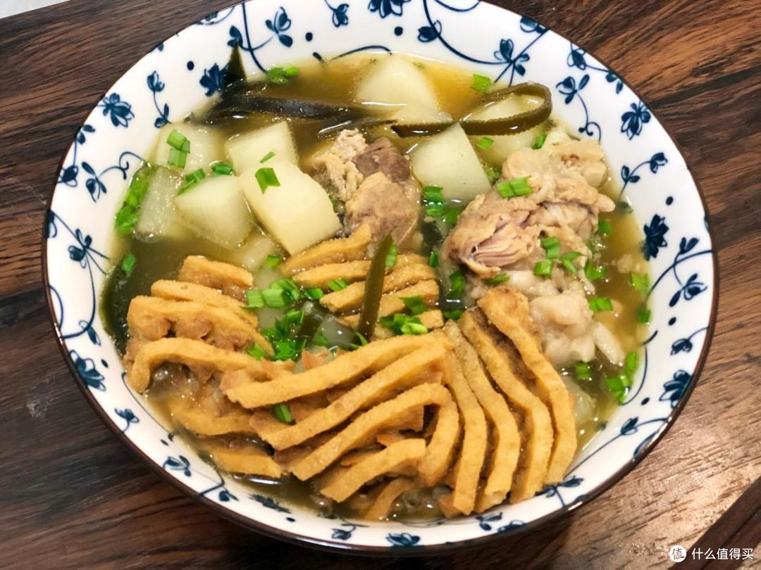 过年吃不够这碗菜，用大骨头炖1锅，连菜带汤能喝2碗！