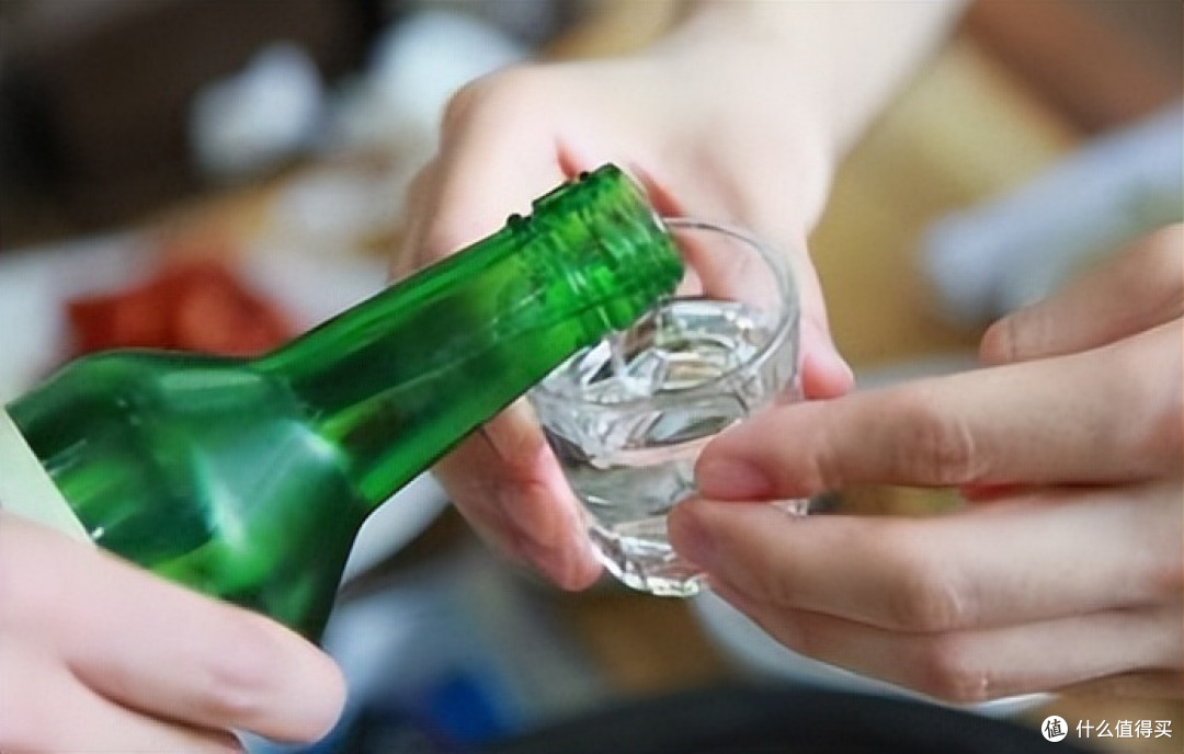 俗话说:酒品见人品,喝酒时一个人品行如何,主要从这3方面看出