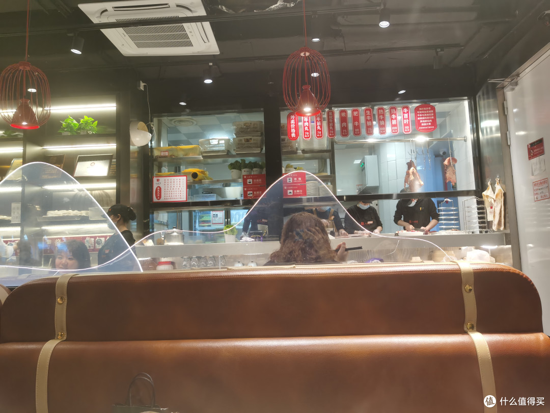 一吊血水、二吊酸性、三吊纤维,八合里潮汕牛肉火锅,好吃的牛肉涮出来!