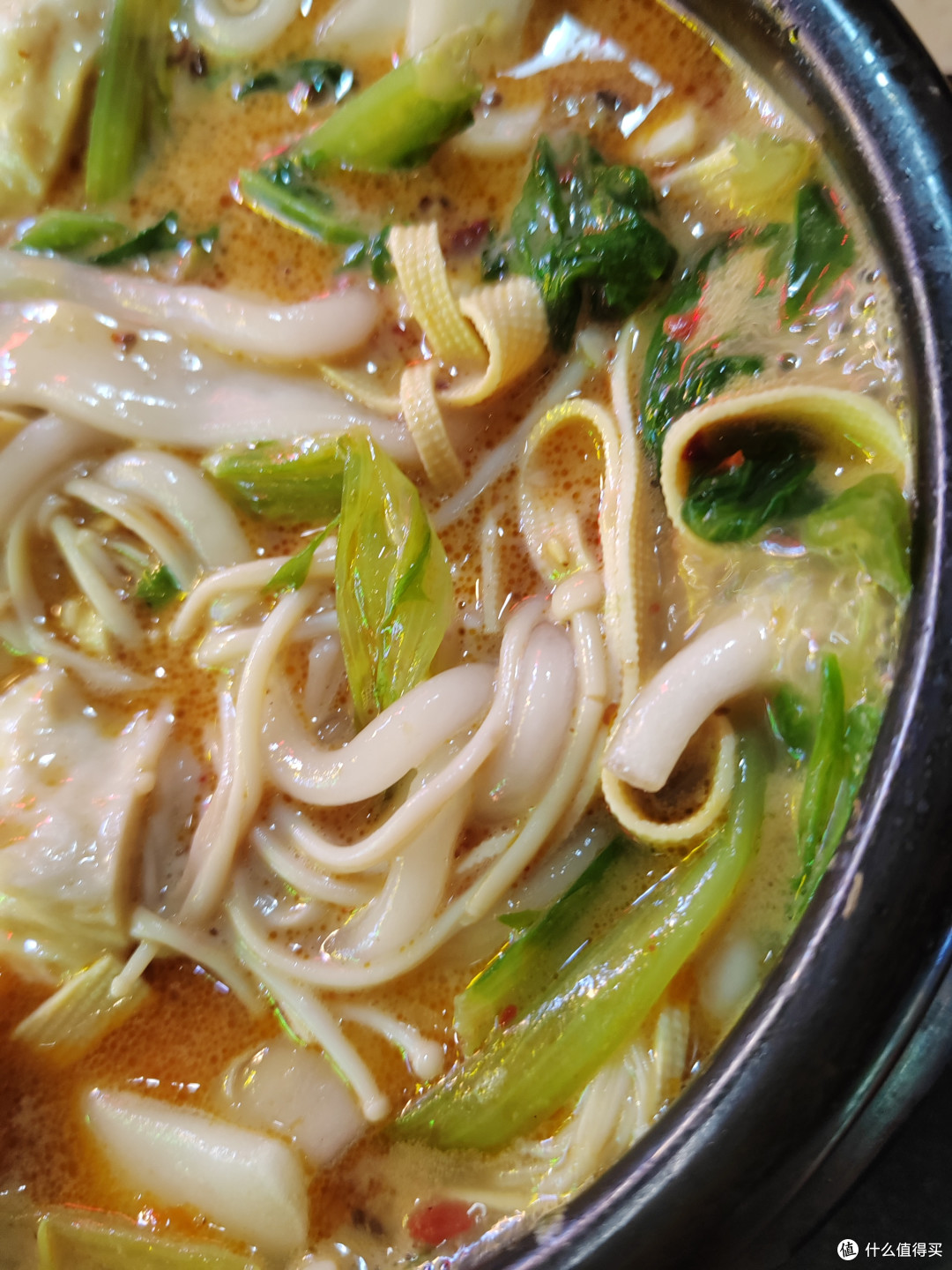 鱼丸金针菇砂锅土豆粉