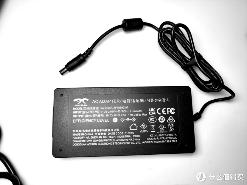 红魔电竞显示器2K版：超高刷240Hz与90W Type-C，游戏玩家中高端首选