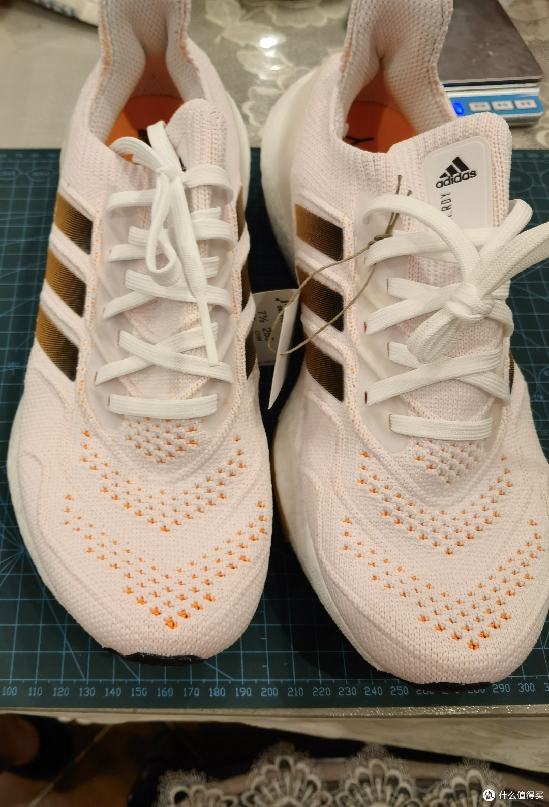 马牌的鞋底.ub的大厚鞋底.这个灭霸的后跟.