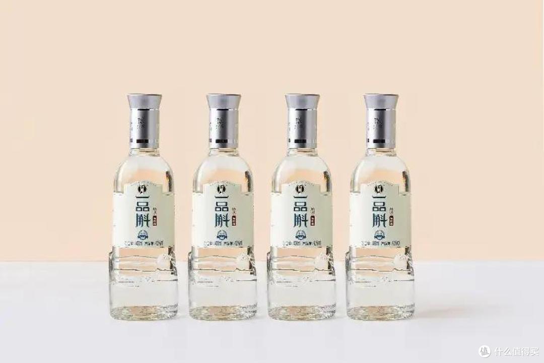 用柔润的情怀去饮酒，感受非比寻常的香味