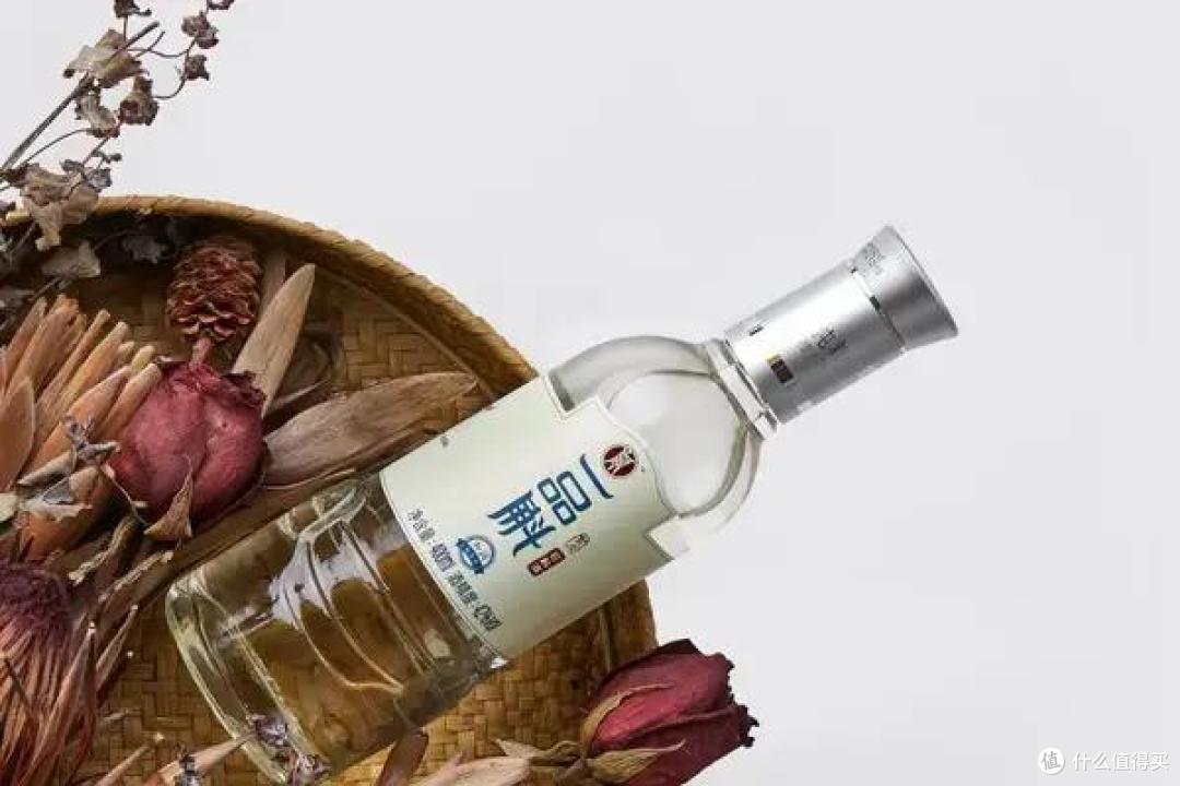用柔润的情怀去饮酒，感受非比寻常的香味