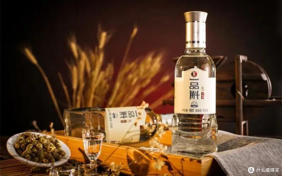 用柔润的情怀去饮酒，感受非比寻常的香味