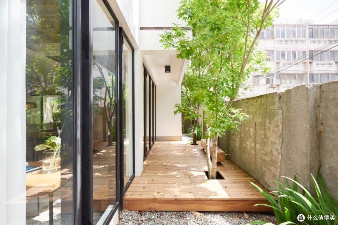 买下一栋3层小楼，全屋浅色调，把家装修得井井有条，看着都舒服
