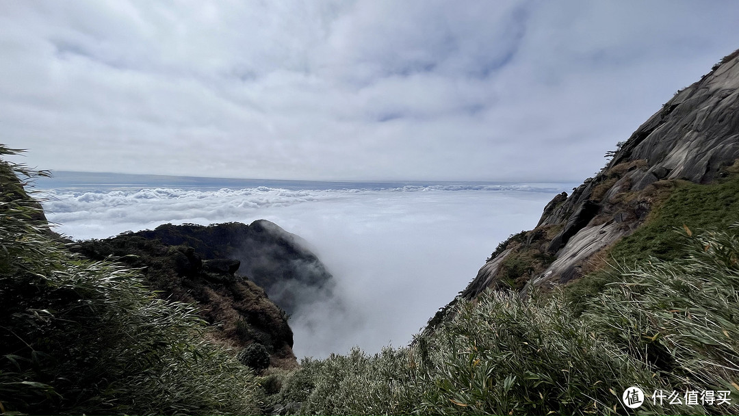 ​江西十大高峰之十，赣东屋脊军峰山，烟波缥缈隐险峰