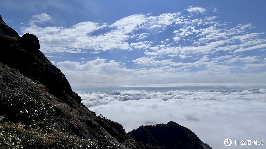 ​江西十大高峰之十，赣东屋脊军峰山，烟波缥缈隐险峰