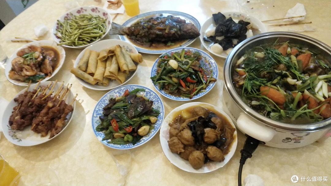 各地网友晒年夜饭，南北方差异大，你喜欢哪里的年夜饭？