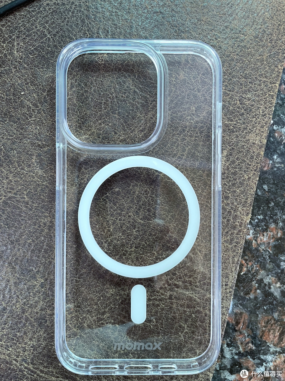 如何让人知道我用新iPhone？摩米士高透防摔磁吸壳帮到你