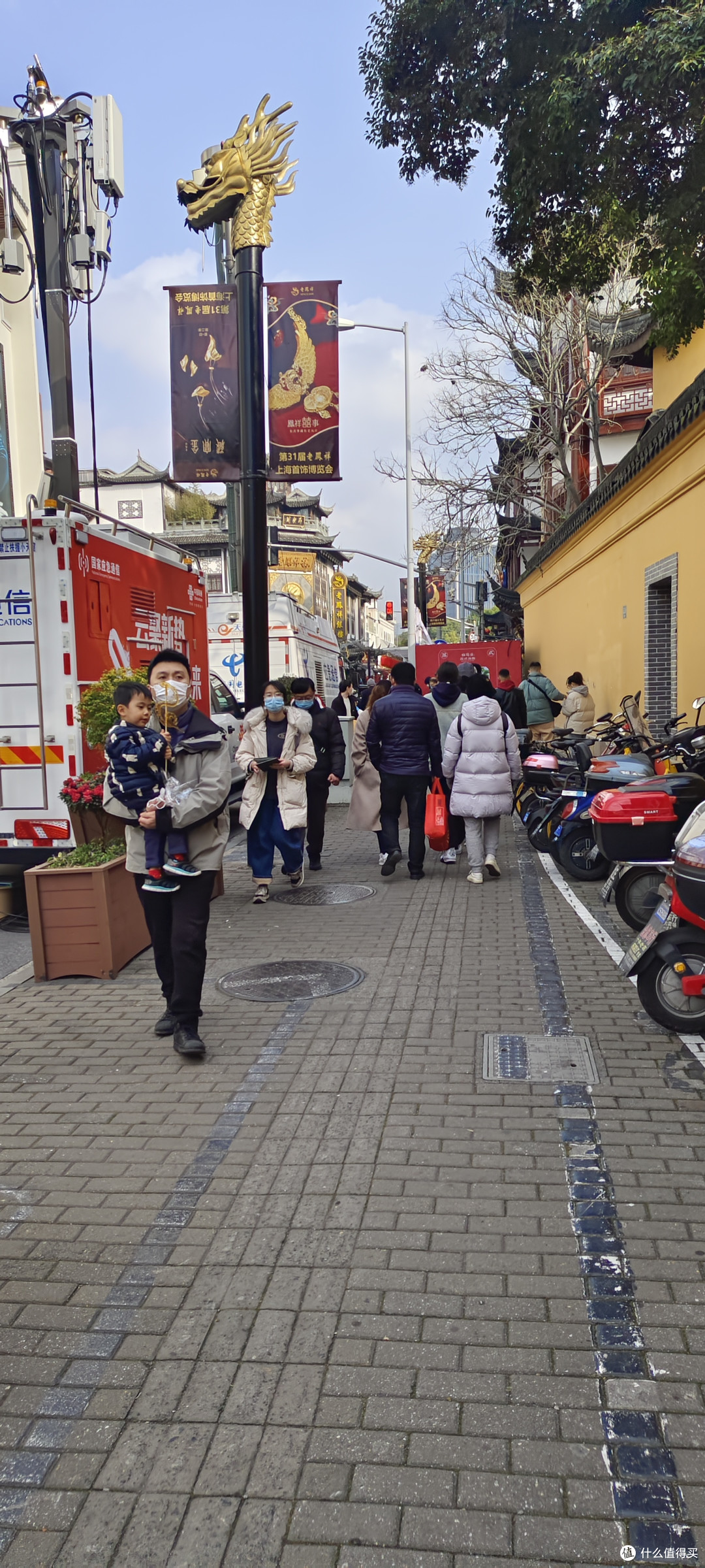 人山人海,重临上海/城隍庙/豫园游记/城隍庙逛街庙会/今年春节城隍庙的人多吗?城隍庙小吃街逛一逛