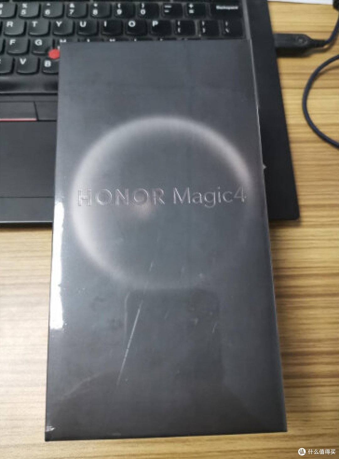 荣耀Magic4,五倍光学变焦,搭载骁龙8
