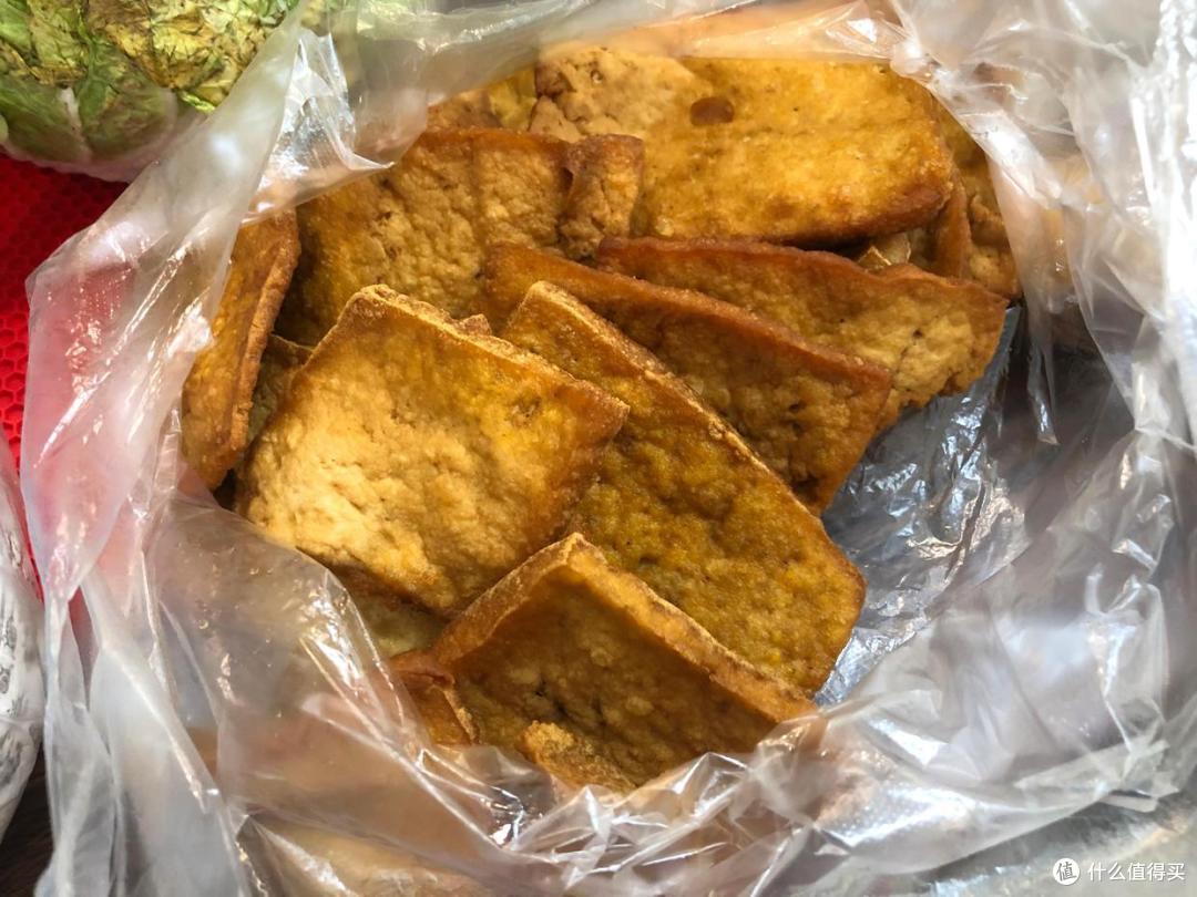 过完年要走了,婆婆装1车年货给我们,都是公公亲手做的,温暖!