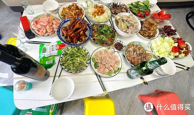 美食群13家年夜饭，太有特色，太霸气，桌子都摆不下了