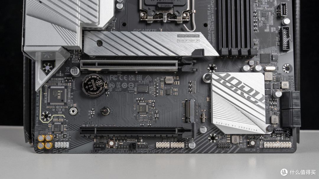 技嘉B760M AORUS ELITE AX小雕体验,自带一键提升内存性能技术