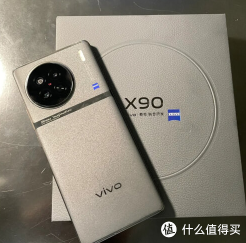 vivo X90，独立芯片加持，大幅提升摄像能力