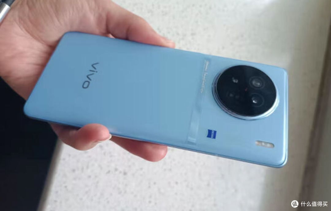 核心升级,vivo X90屏幕大升级,显示效果极佳