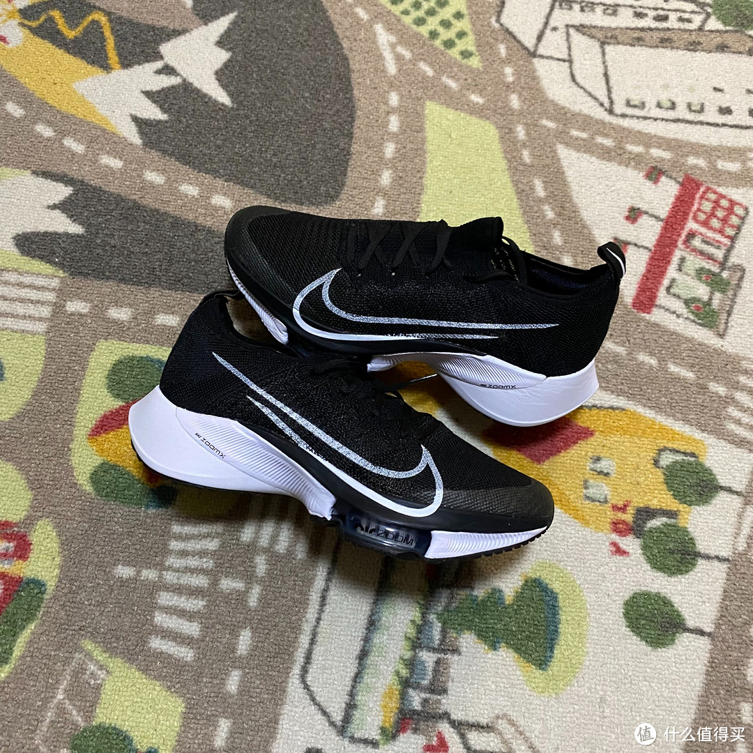 终于还是买了Nike Air Zoom Tempo Next%