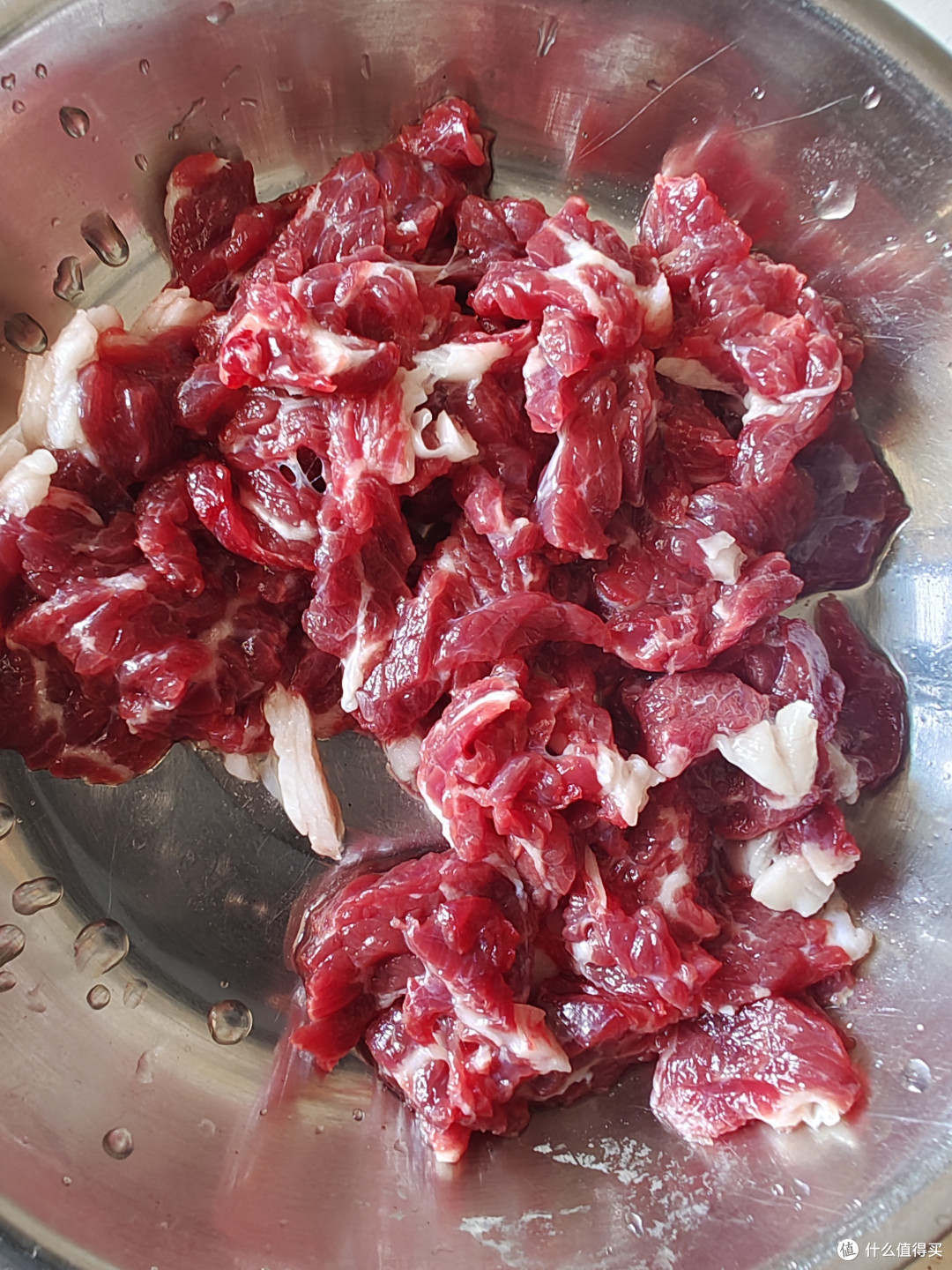新鲜的牛肉,切薄这样更加容易熟
