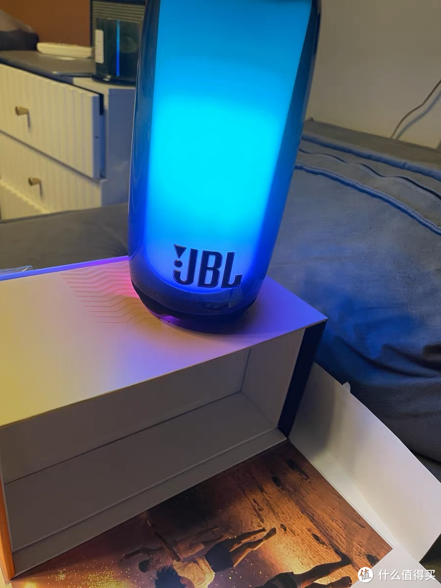 颜值爆表蓝牙音箱推荐-JBL PULSE5 蓝牙音箱