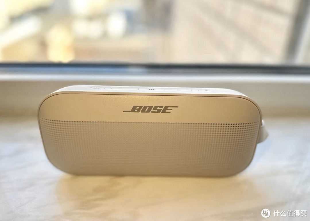 轻巧便携户外音箱推荐-Bose SoundLink Flex