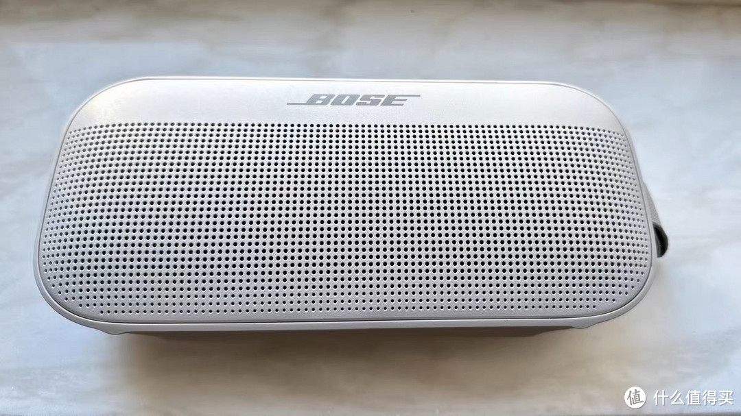 轻巧便携户外音箱推荐-Bose SoundLink Flex