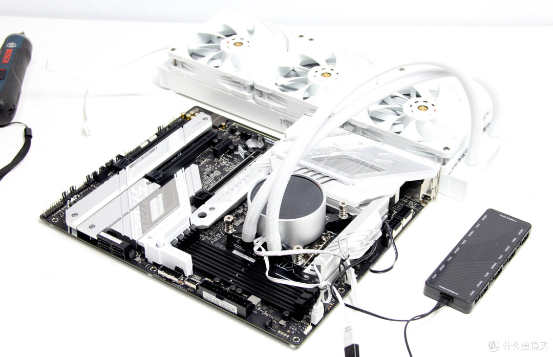 13700K单拷FPU压在80℃,超频三新款PD360一体水冷评测