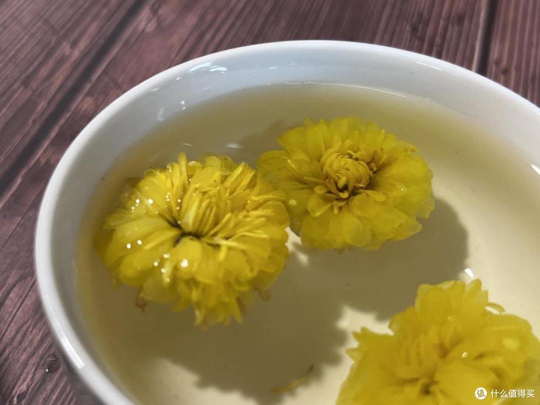 白开水没味太寡淡?推荐菊花茶,牢记“2喝3不喝”,喝对才有益