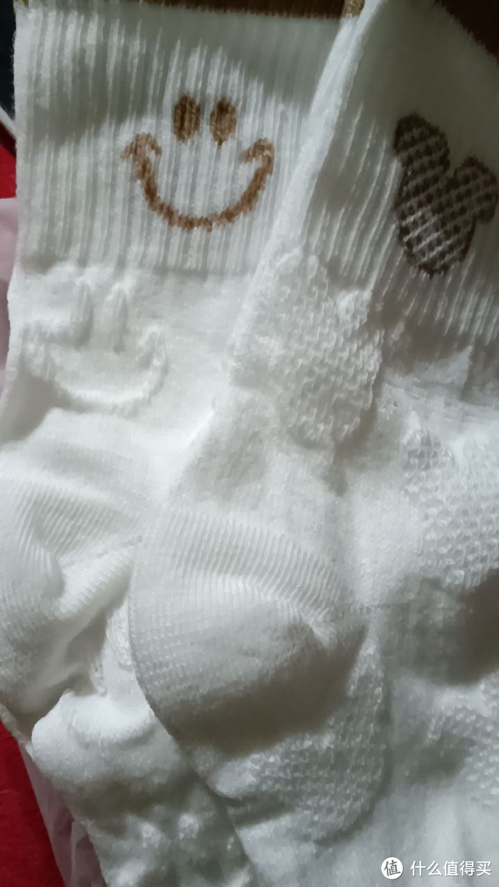 白色的袜子软软的穿着舒服