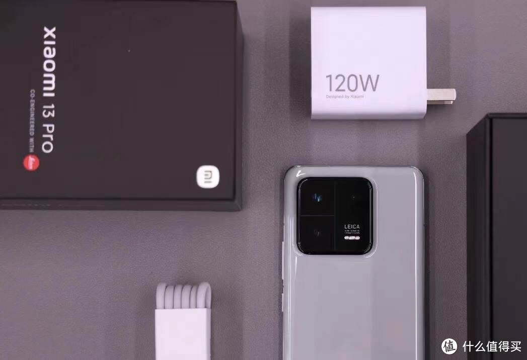 回村没信号?iPhone14太拉垮,小米13 Pro赢麻了