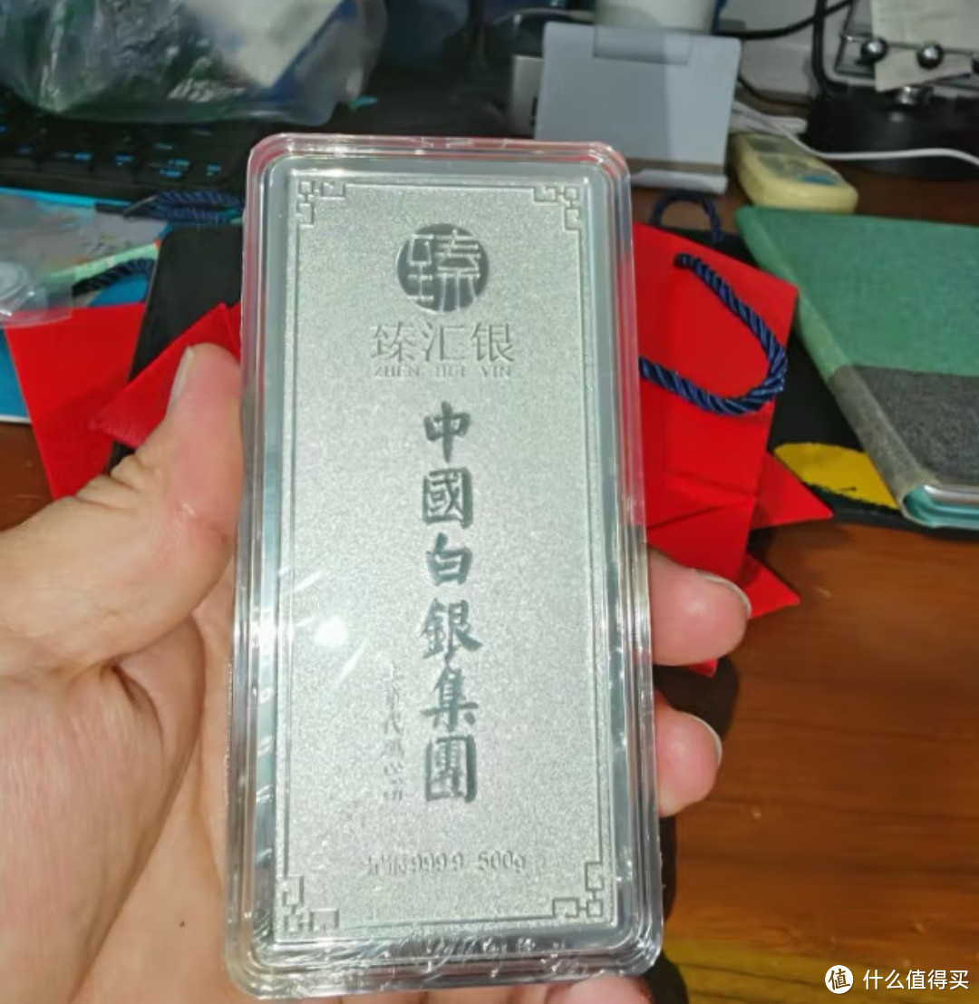 做工精细，图案精美，手感沉重