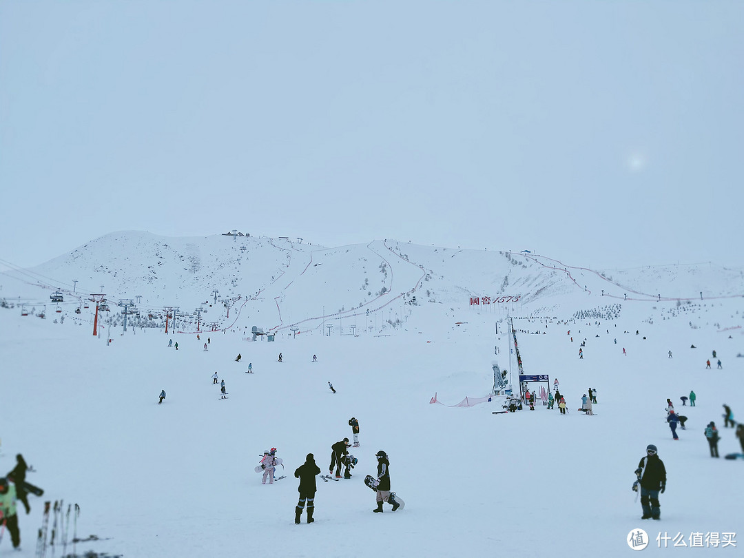 去新疆滑雪不是想象中的贵族活动， 国产便宜装备就够了