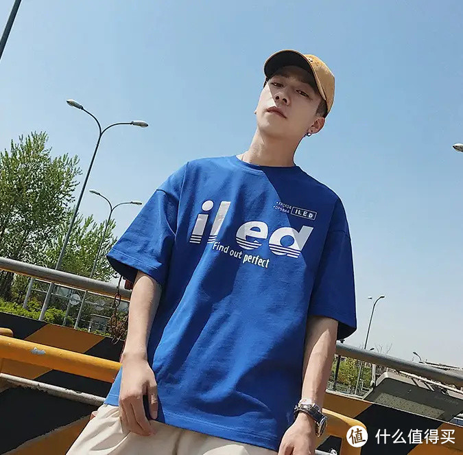 简单的服装穿搭也可以做到时尚，男生朋友学起来！