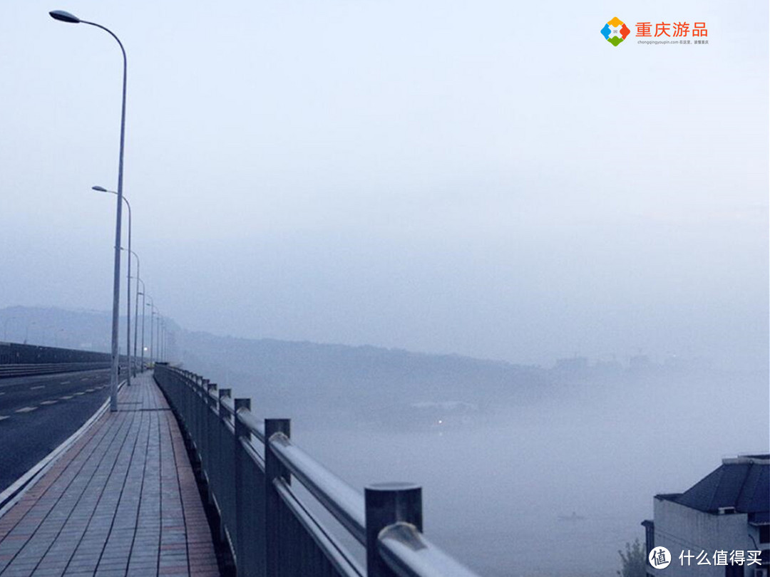 山水桥都，看重庆！曾是长江上最宽的桥梁，限速60码比单轨还慢