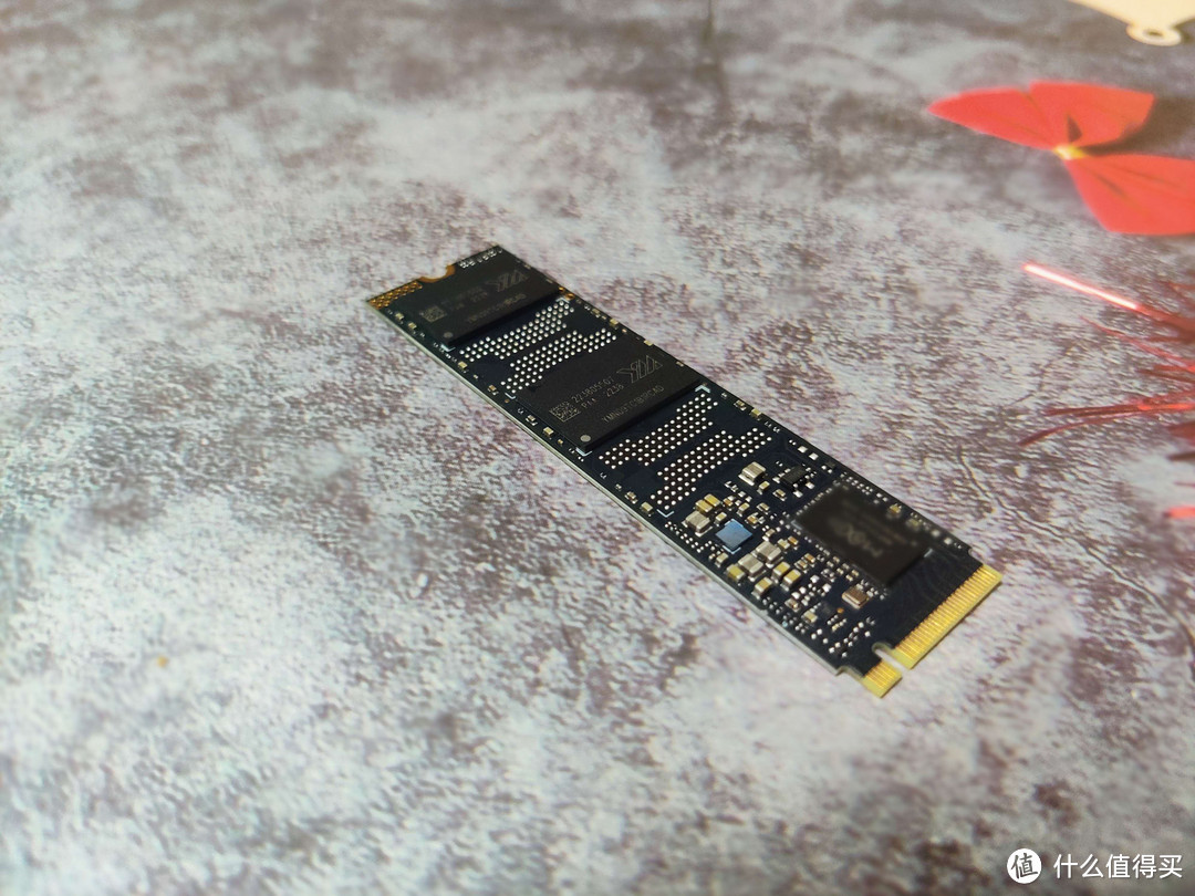 7000MB/s读写、1TB大容量,SSD的性价比之选——致态TiPlus7100