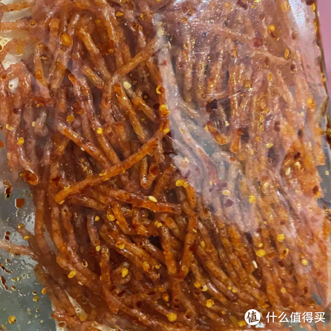 翻天娃辣条丝，开学宿舍零食柜里少不了它