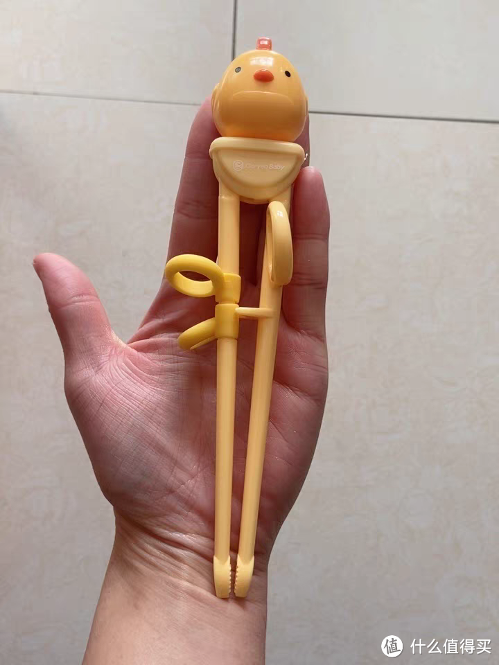 小朋友练习抓握筷子，很方便。
