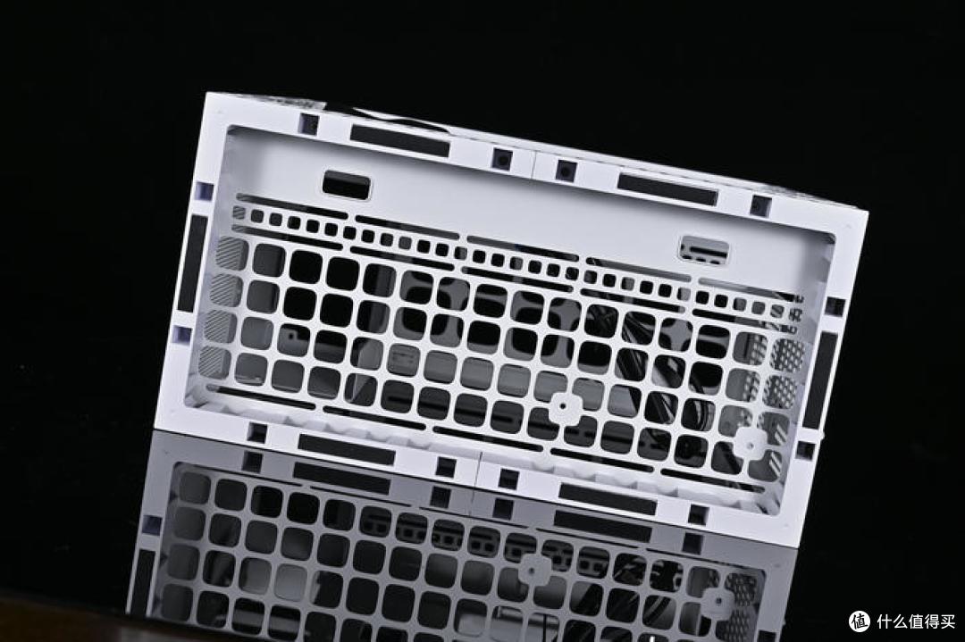 紧凑ATX中塔——华擎 Z790 LiveMixer+几何未来M4 亚瑟王装机展示