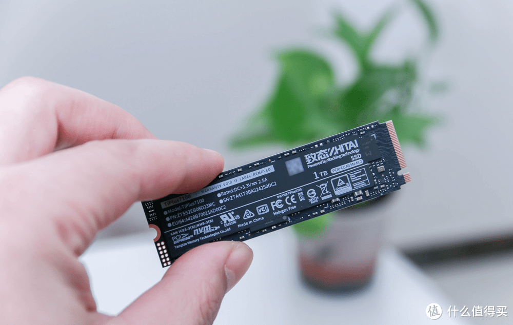 1G才6毛！PCIe 4.0固态硬盘已成主流，致态TiPlus7100 SSD测评