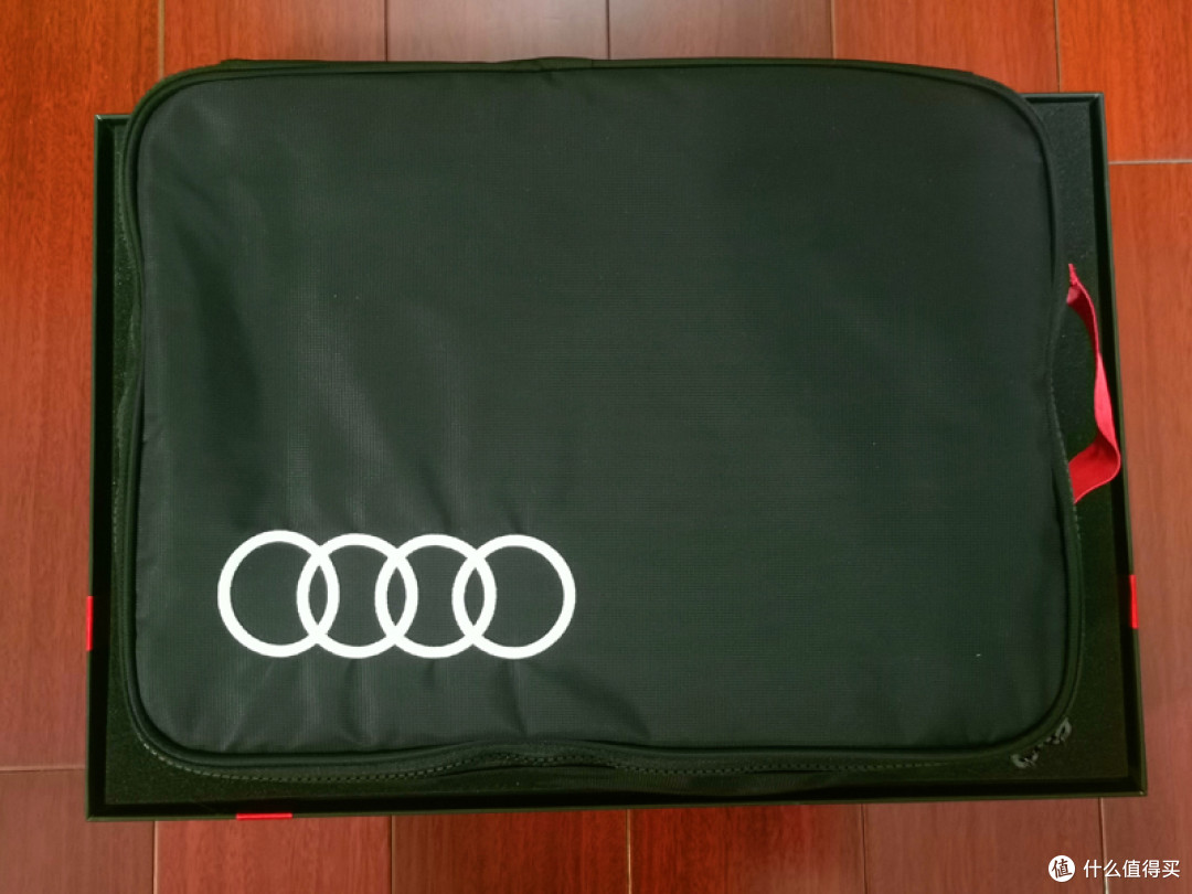 铖品记丨穿上“Audi quattro sneaker 2.0”，你想去哪儿？