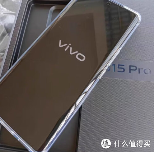 vivo S15 Pro，双芯片组合，天玑8100+独立显示芯片