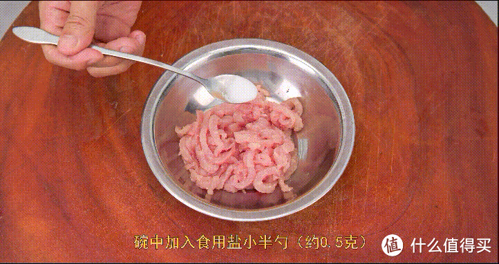 厨师长教你:用泡面做“鸡蛋肉丝炒面”,干香美味,方便简单