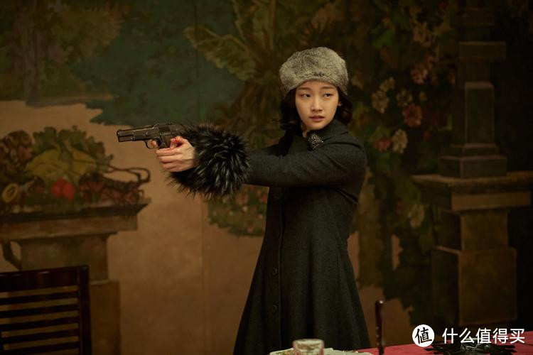 《幽灵》vs《风声》4点对比解析! 李荷妮、朴素谈悬疑推理变“动作片”,角色拆解融合演绎「姐妹情」