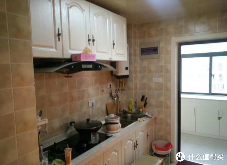 参观45㎡单身公寓,大单间格局放两张床,感觉天天都在住酒店