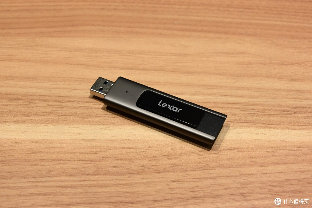 狂飙秒速400MB!雷克沙M900高速优盘