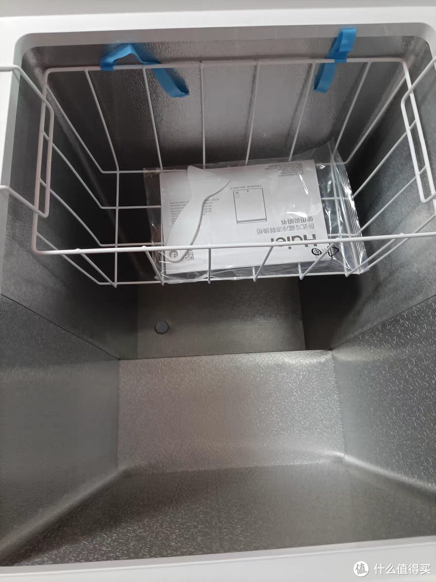 一个冰箱的冷冻容量根本不够用